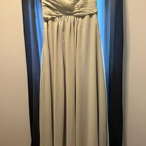 Formal Strapless Dress. Light Gray/Silver size 14